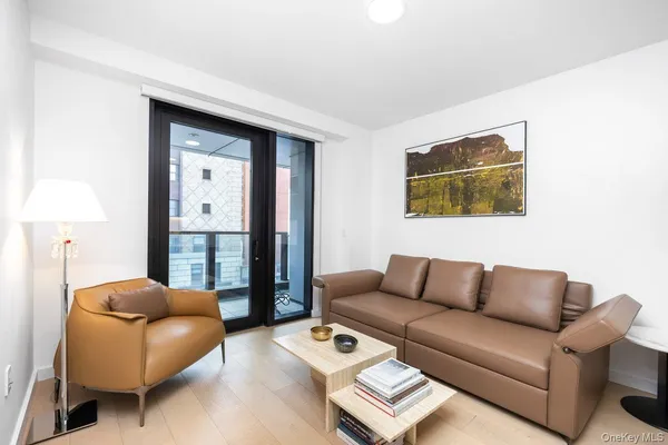 $1,095,000 | 300 West 30th Street, Unit 4D | Chelsea
