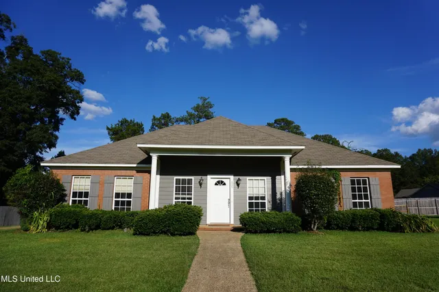 $2,300 | 426 Pecan Circle, Brandon, MS 39042