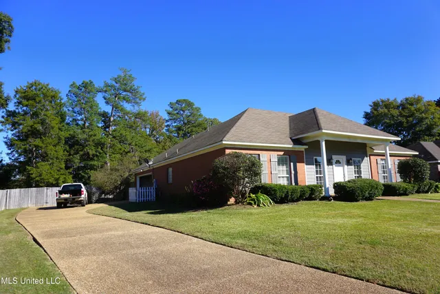$2,300 | 426 Pecan Circle, Brandon, MS 39042
