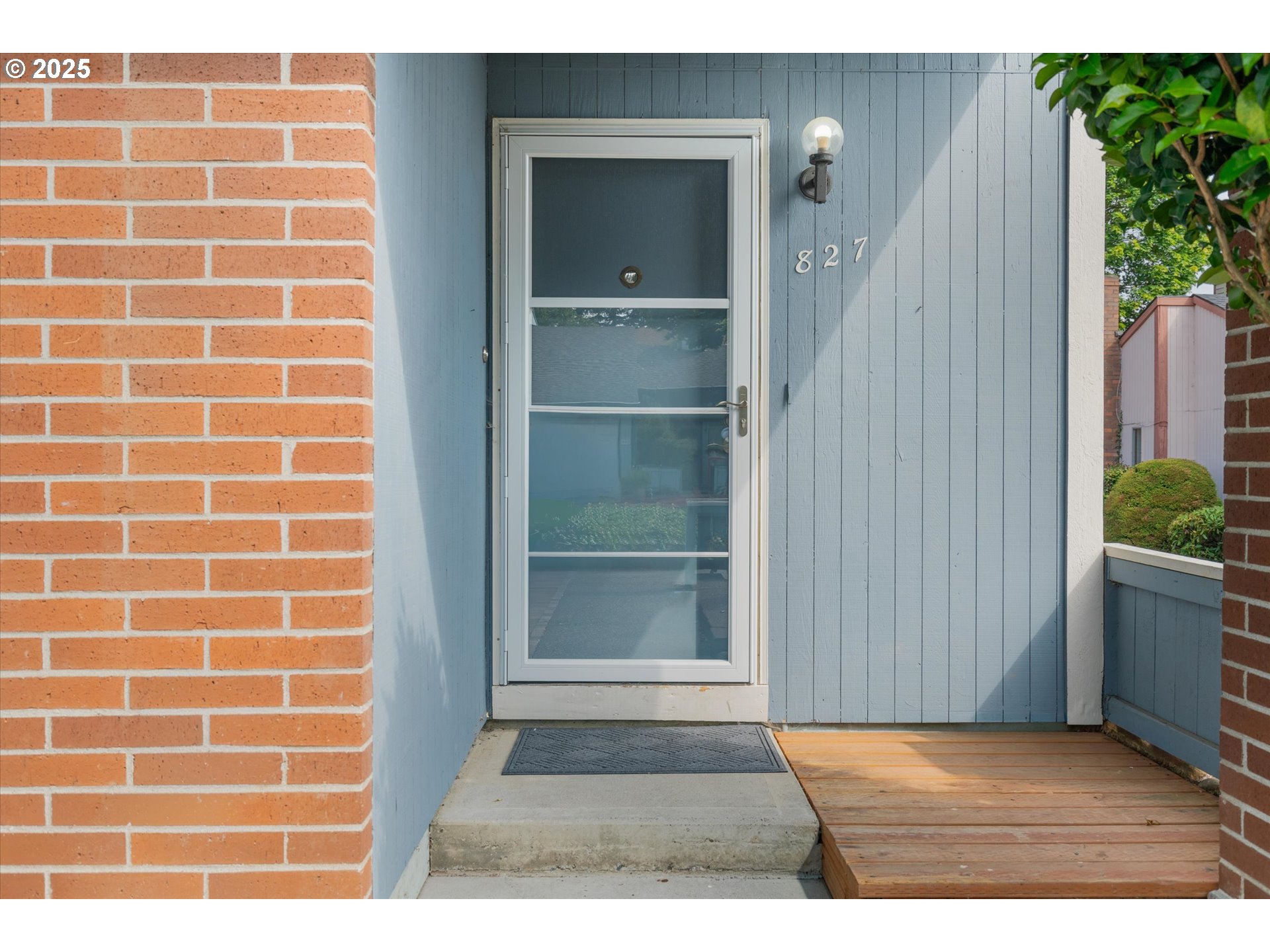 827 Northeast 90th Avenue Portland, OR 97220 - Photo 4 of 38