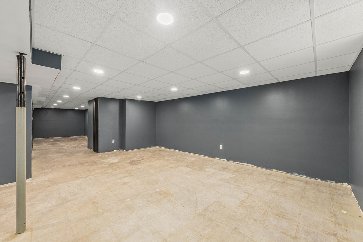 815 Bronk Road Joliet, IL 60404 - Photo 16 of 23 a view of an empty room