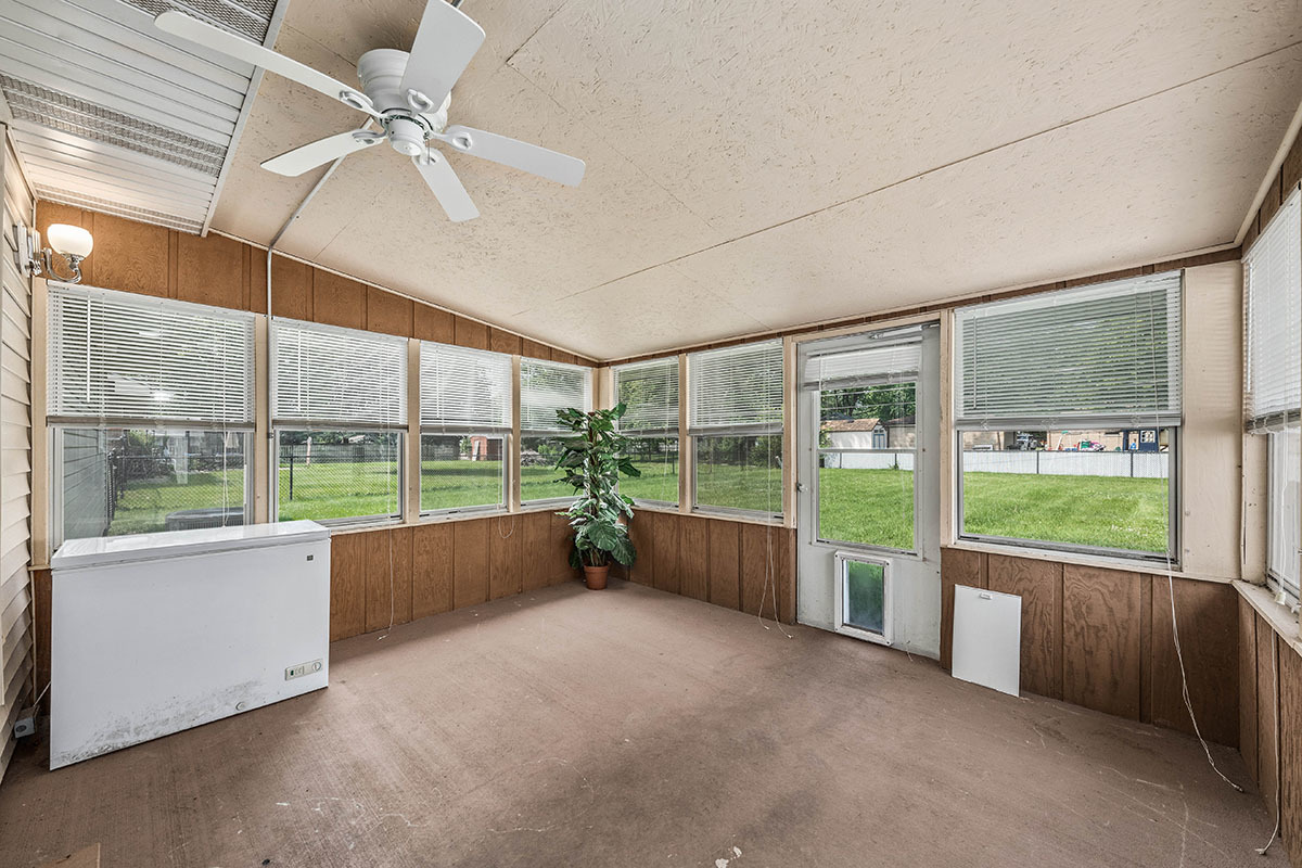 815 Bronk Road Joliet, IL 60404 - Photo 19 of 23 a view of an empty room with a large window