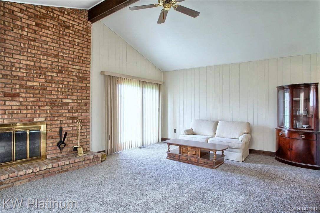 47351 Kathleen Road Macomb, MI 48044 - Photo 2 of 27 Family_Room_2nd_View.jpg