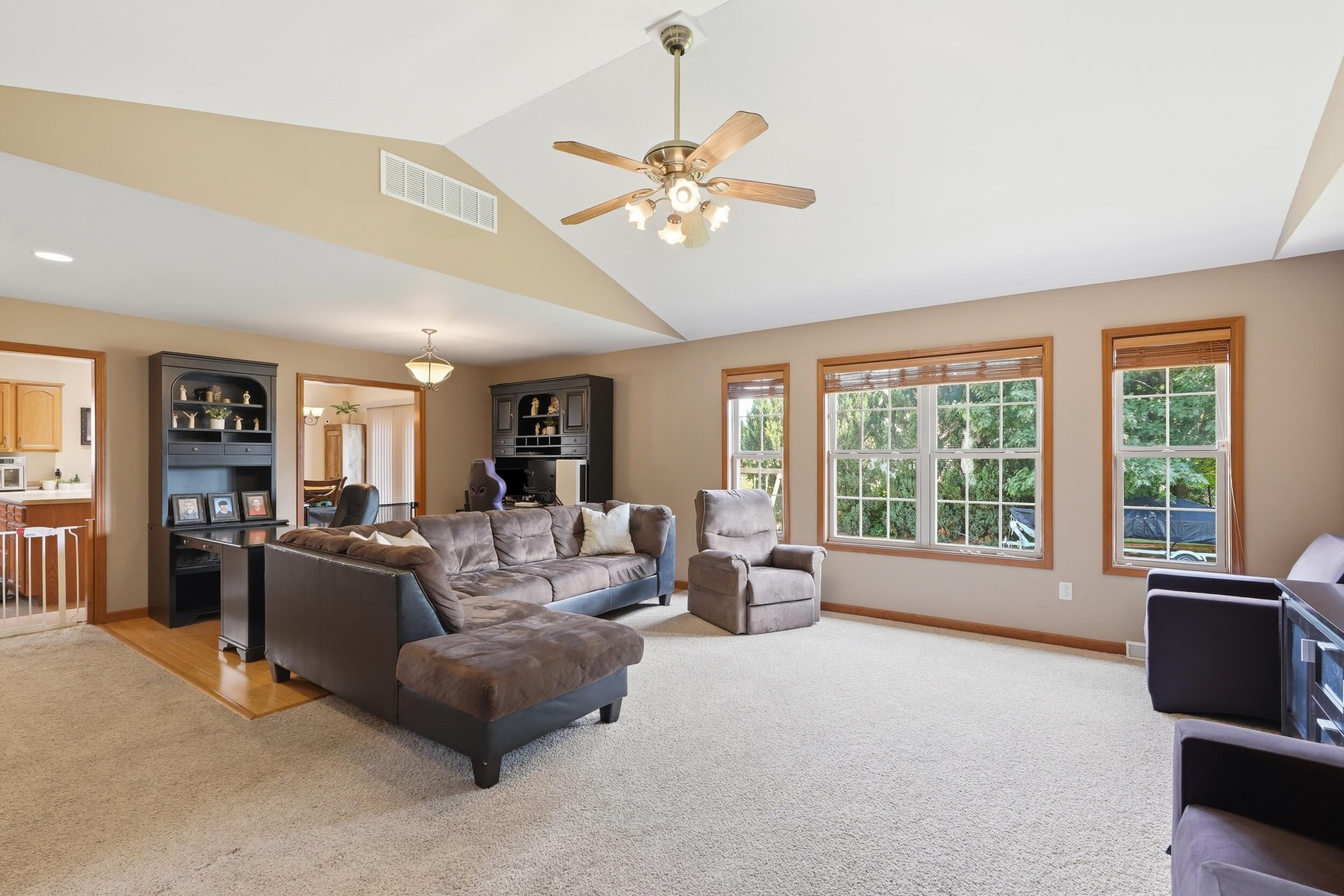505 17th Street Southeast De Motte, IN 46310 - Photo 14 of 22 2500x1667