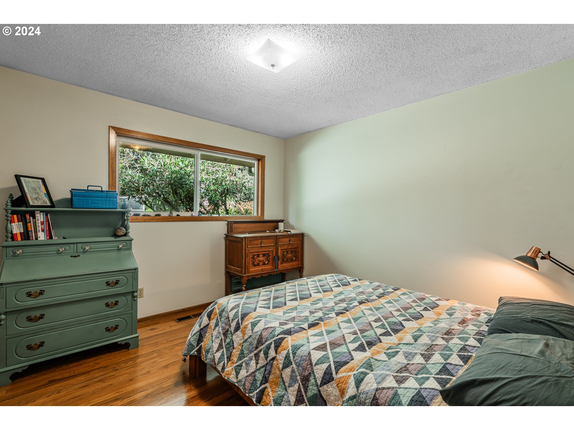 5829 Southwest Texas Street Portland, OR 97219 - Photo 21 of 40 Gallery Image 21