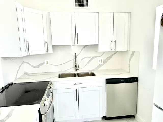 $1,500 | 3080 Lake Osborne Drive, Unit 202, Lake Worth Beach, FL 33461