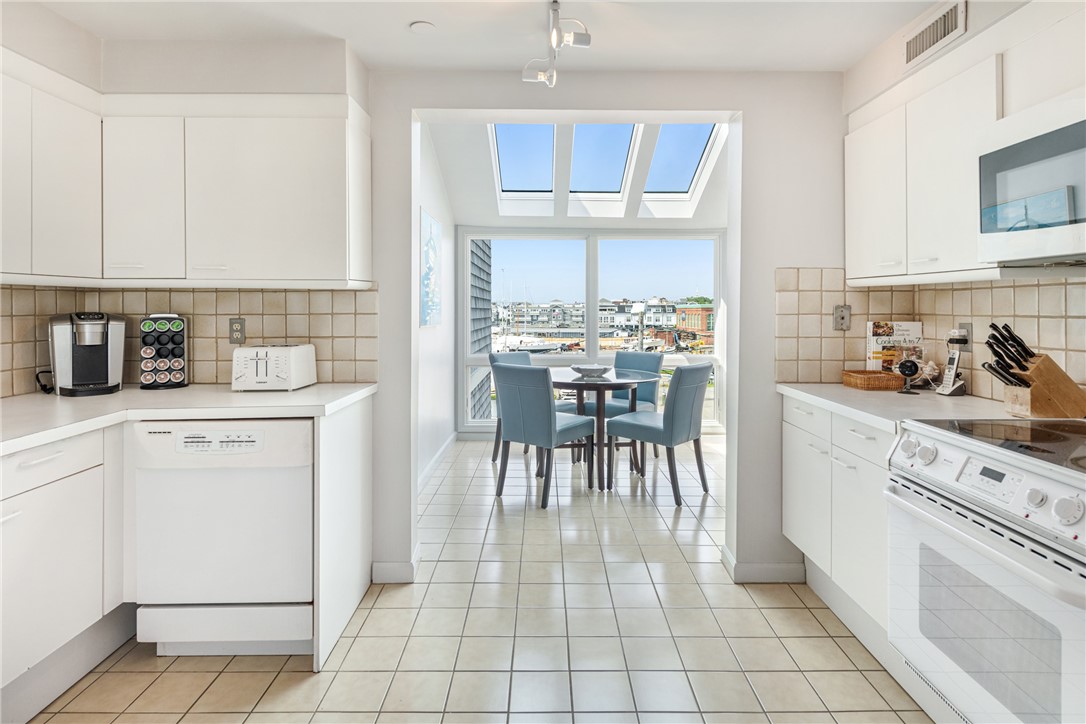 31 Coddington Street, Unit 24 Newport, RI 02840 - Photo 18 of 49