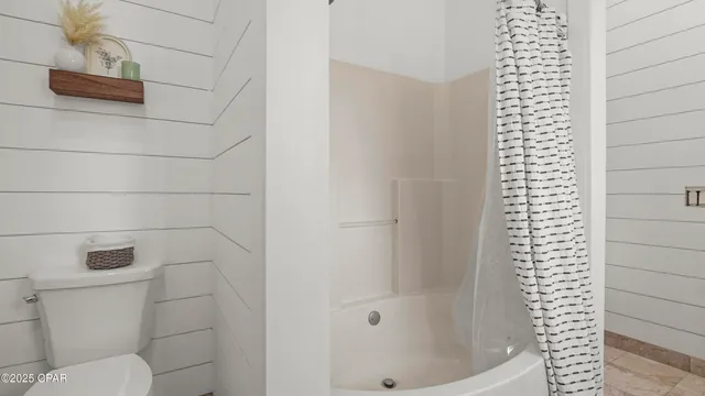 $960,000 | 24197 Northwest Pine Tree Trail, Fountain, FL 32438