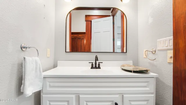 $960,000 | 24197 Northwest Pine Tree Trail, Fountain, FL 32438