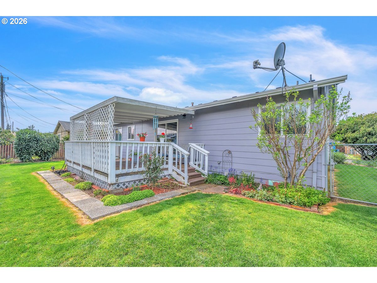 1104 Stanfield Road Woodburn, OR 97071 - Photo 16 of 17