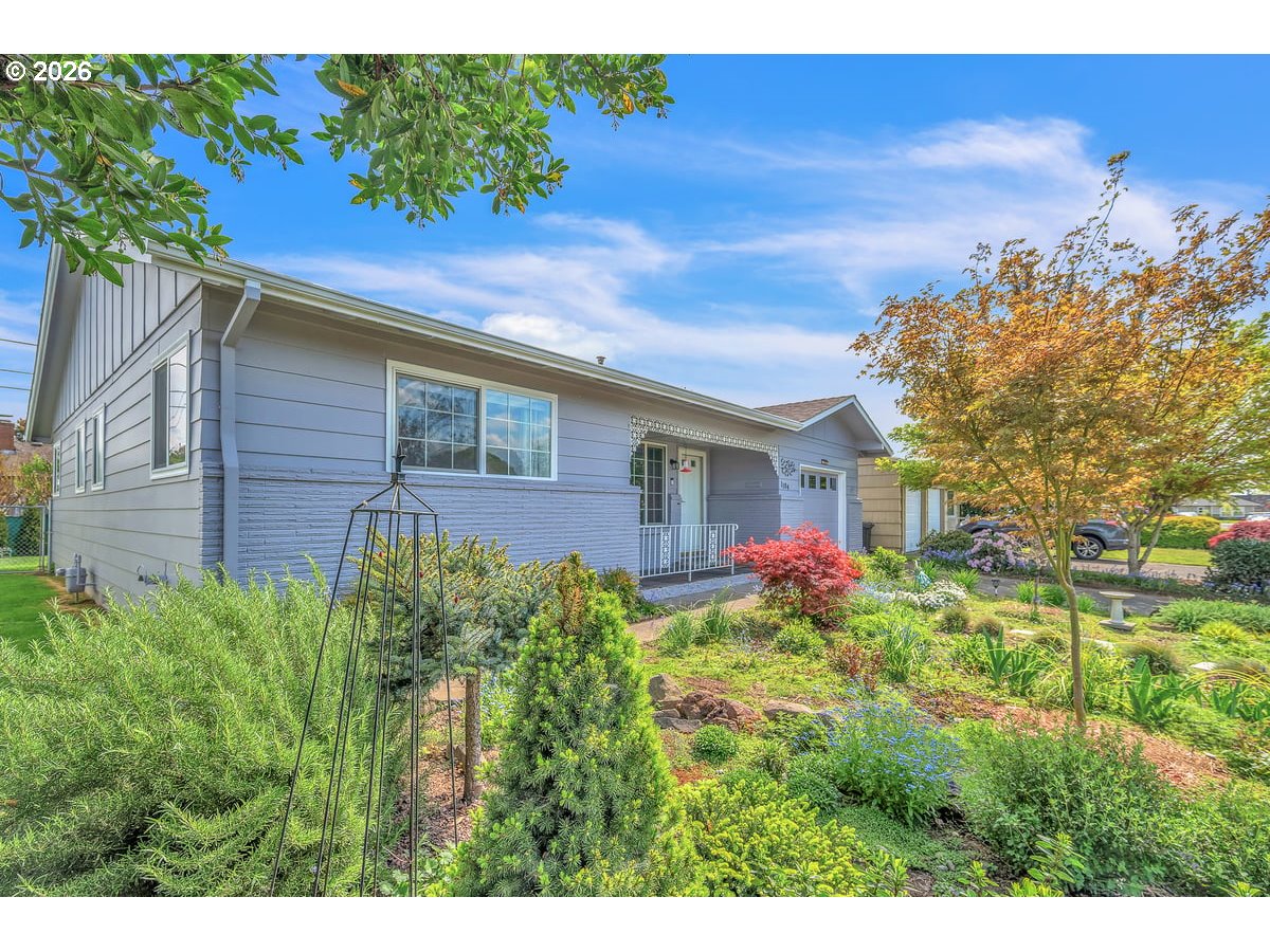 1104 Stanfield Road Woodburn, OR 97071 - Photo 2 of 17