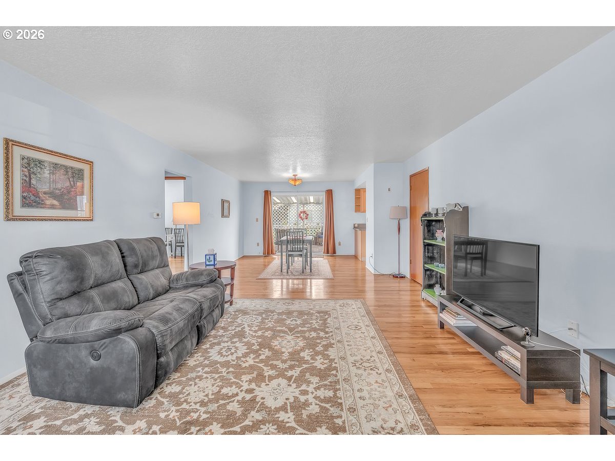 1104 Stanfield Road Woodburn, OR 97071 - Photo 5 of 17