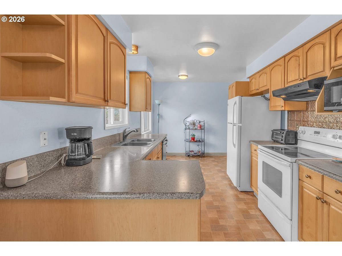 1104 Stanfield Road Woodburn, OR 97071 - Photo 7 of 17