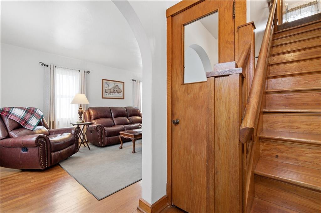 25 Capitol Court Farrell, PA 16121 - Photo 2 of 32