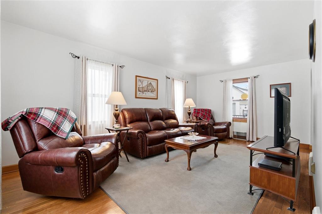 25 Capitol Court Farrell, PA 16121 - Photo 3 of 32