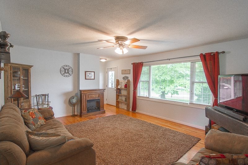 401 St Mary's Street Riverside, IA 52327 - Photo 2 of 32 Gallery Image 2