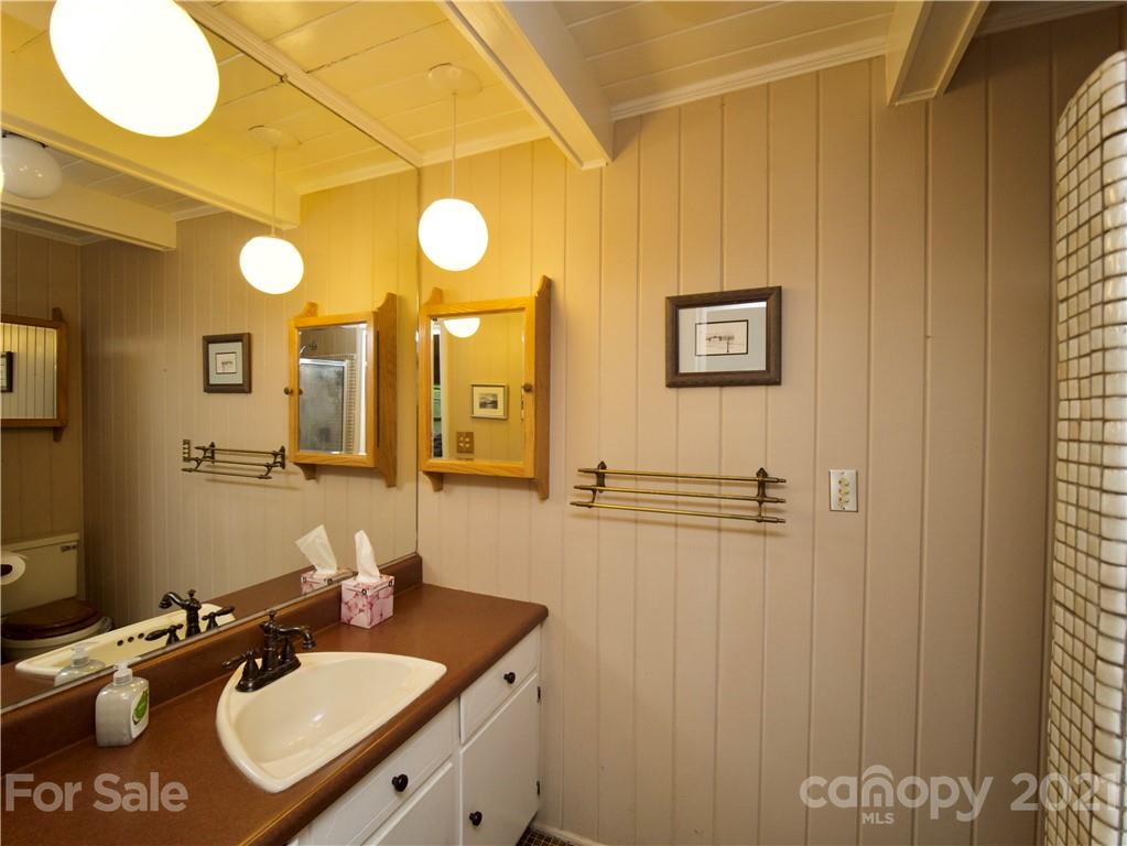 3835 Brookwood Road Charlotte, NC 28215 - Photo 21 of 26 Gallery Image 21