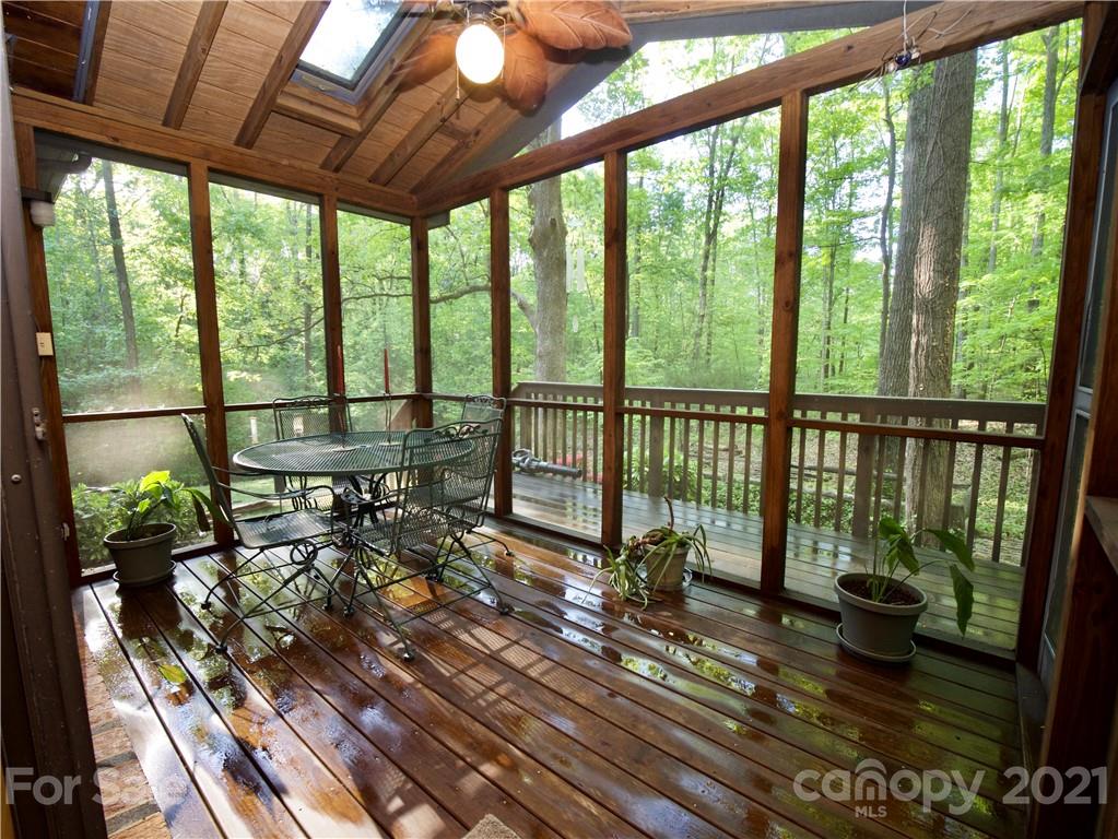 3835 Brookwood Road Charlotte, NC 28215 - Photo 10 of 26 Gallery Image 10