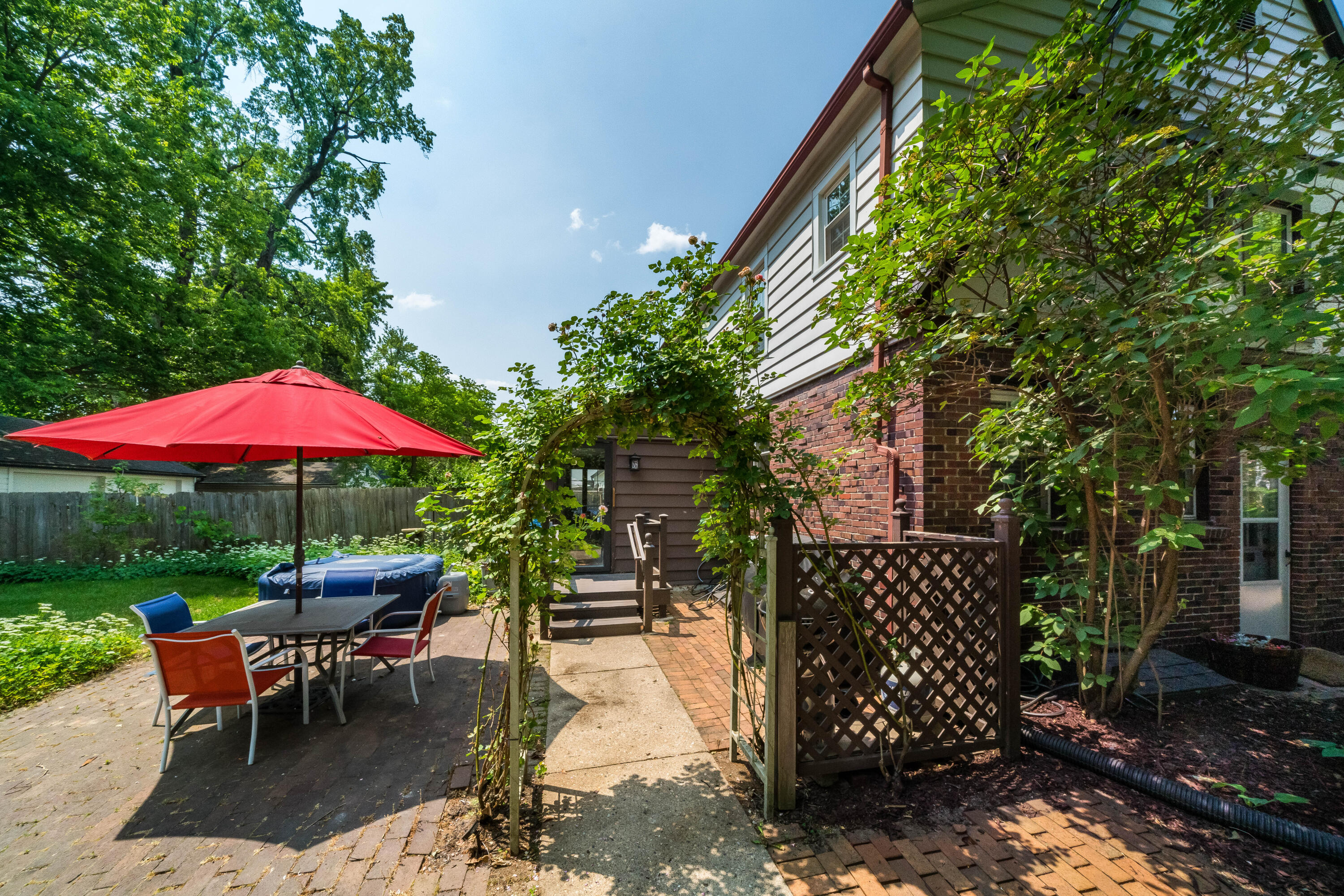 2327 Tipperary Road Kalamazoo, MI 49008 - Photo 27 of 29 2327_Tipperary_Road_08