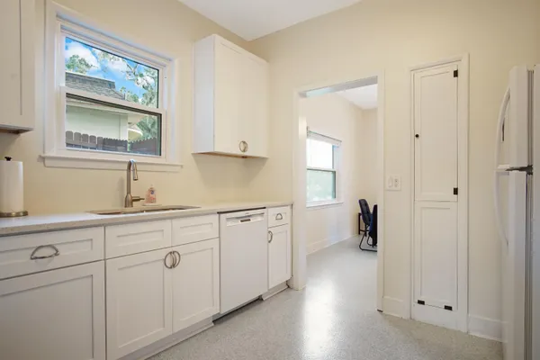 $3,000 | 1647 Lake Ella Drive, Tallahassee, FL 32303