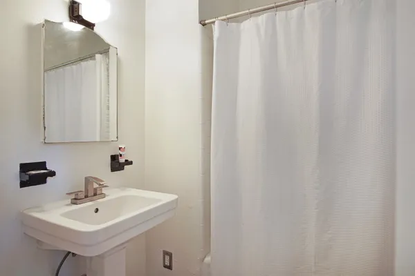 $3,000 | 1647 Lake Ella Drive, Tallahassee, FL 32303