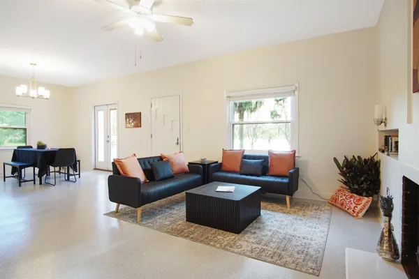 $3,000 | 1647 Lake Ella Drive, Tallahassee, FL 32303