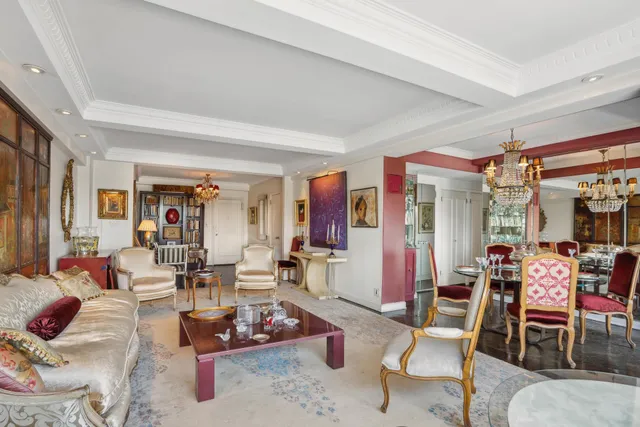 $699,500 | 33 East End Avenue, Unit 2B | Upper East Side