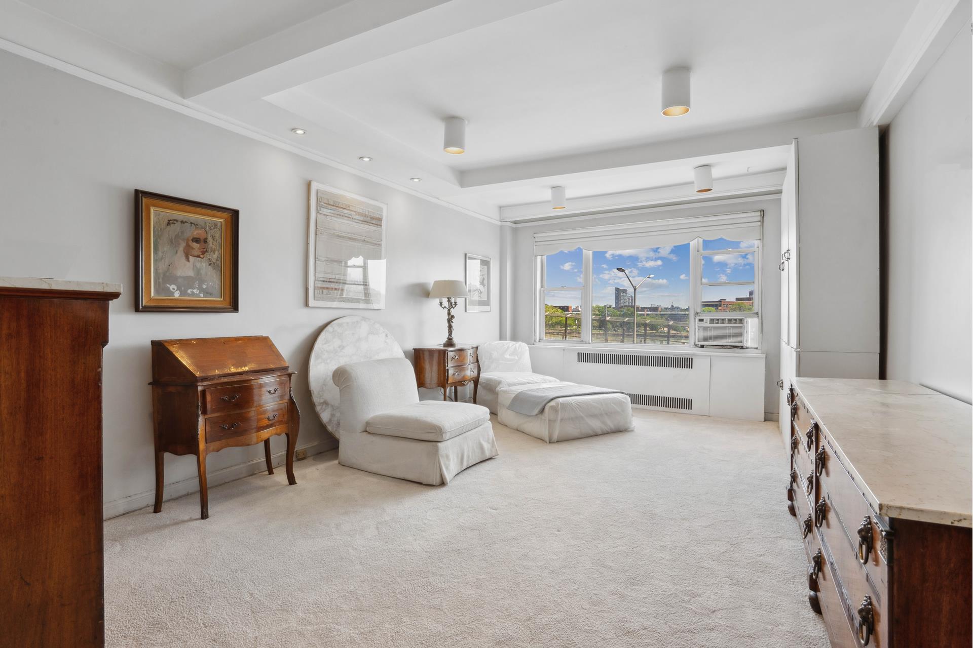 33 East End Avenue, Unit 2B Manhattan, NY 10075 - Photo 9 of 10