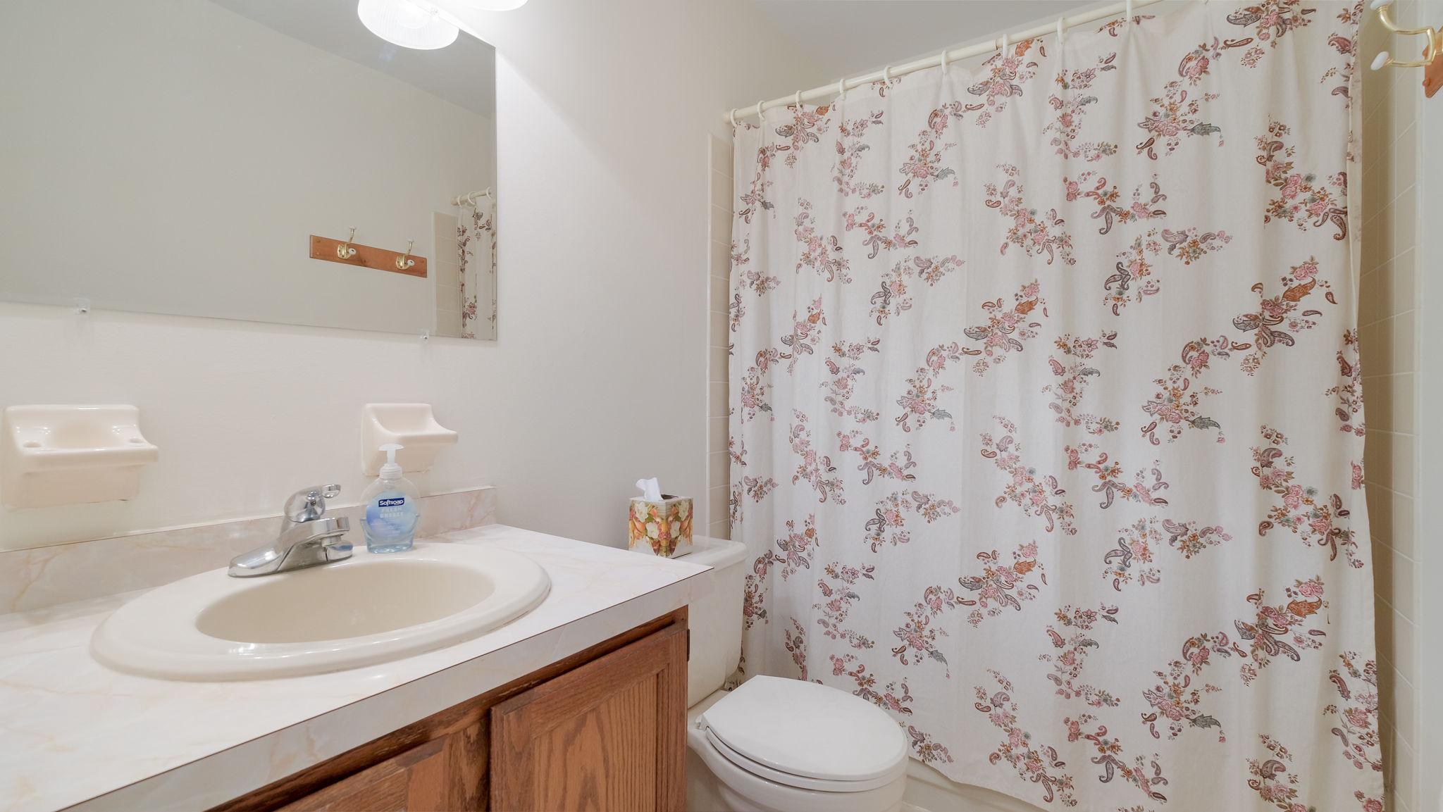 5 Independence Way Doylestown, PA 18901 - Photo 28 of 37 Second Floor Hall Bath