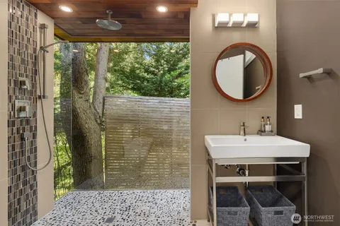 $2,588,000 | 899 Northwest Elford Drive, Seattle, WA 98177