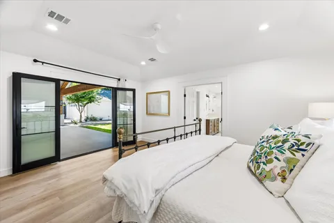 $1,325,000 | 10102 Candlewood Drive, Houston, TX 77042