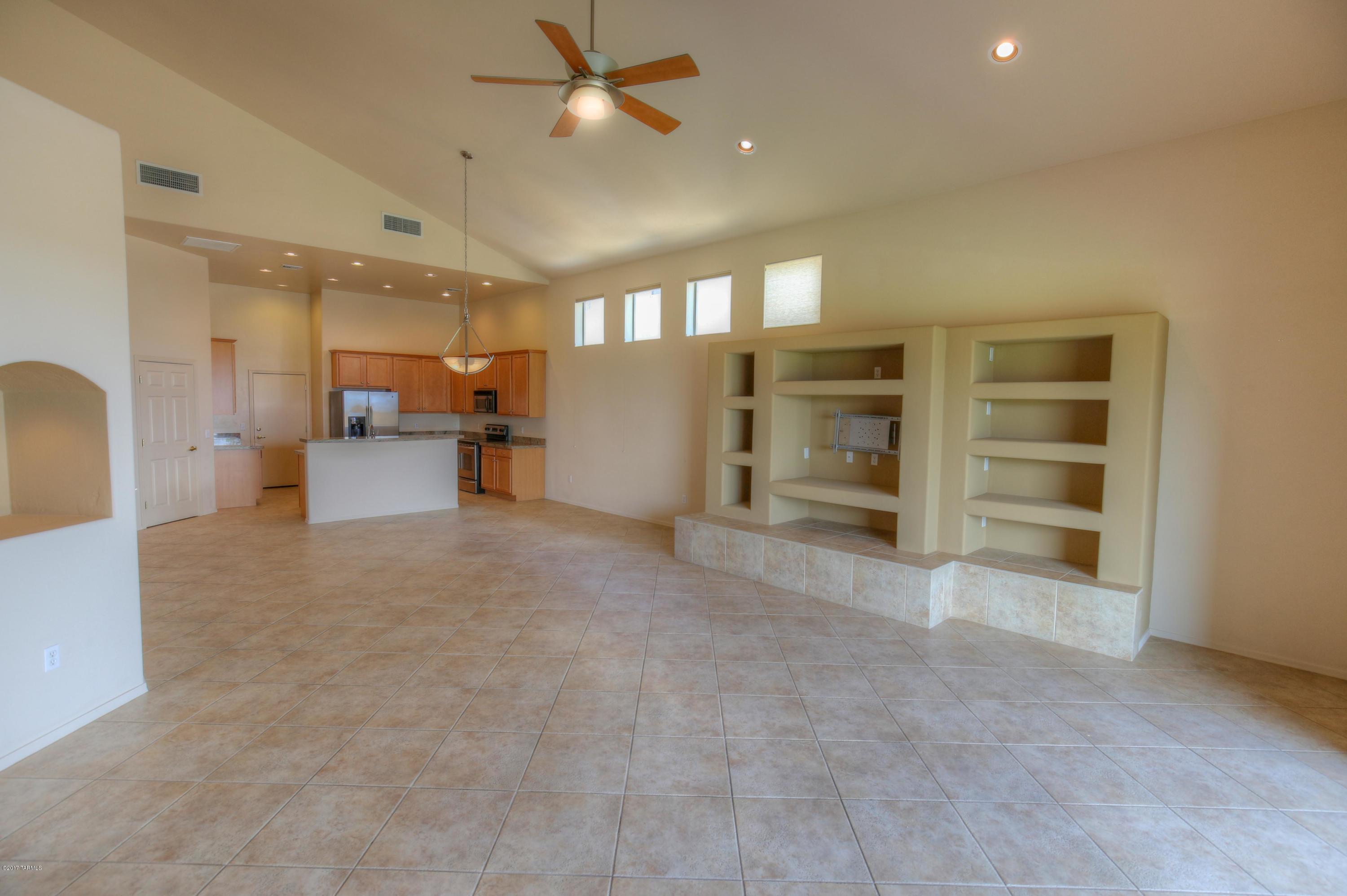 10457 East Rita Ranch Crossing Circle Tucson, AZ 85747 - Photo 10 of 34