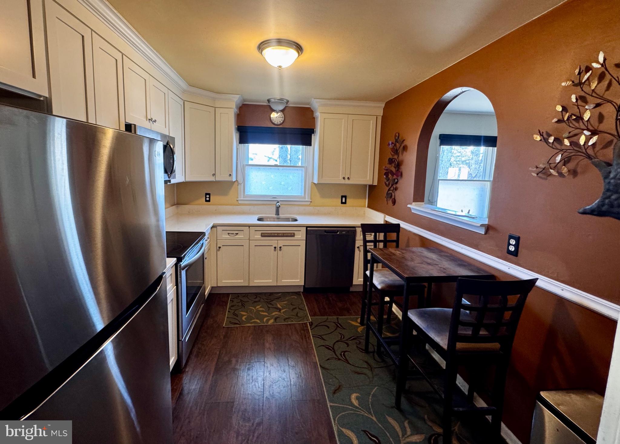 4 Dogwood Road, Unit 29 Manahawkin, NJ 08050 - Photo 12 of 31 Charming kitchen with modern touches.