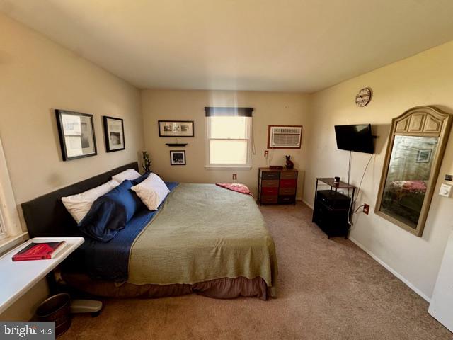 4 Dogwood Road, Unit 29 Manahawkin, NJ 08050 - Photo 19 of 31 Cozy bedroom with natural light.