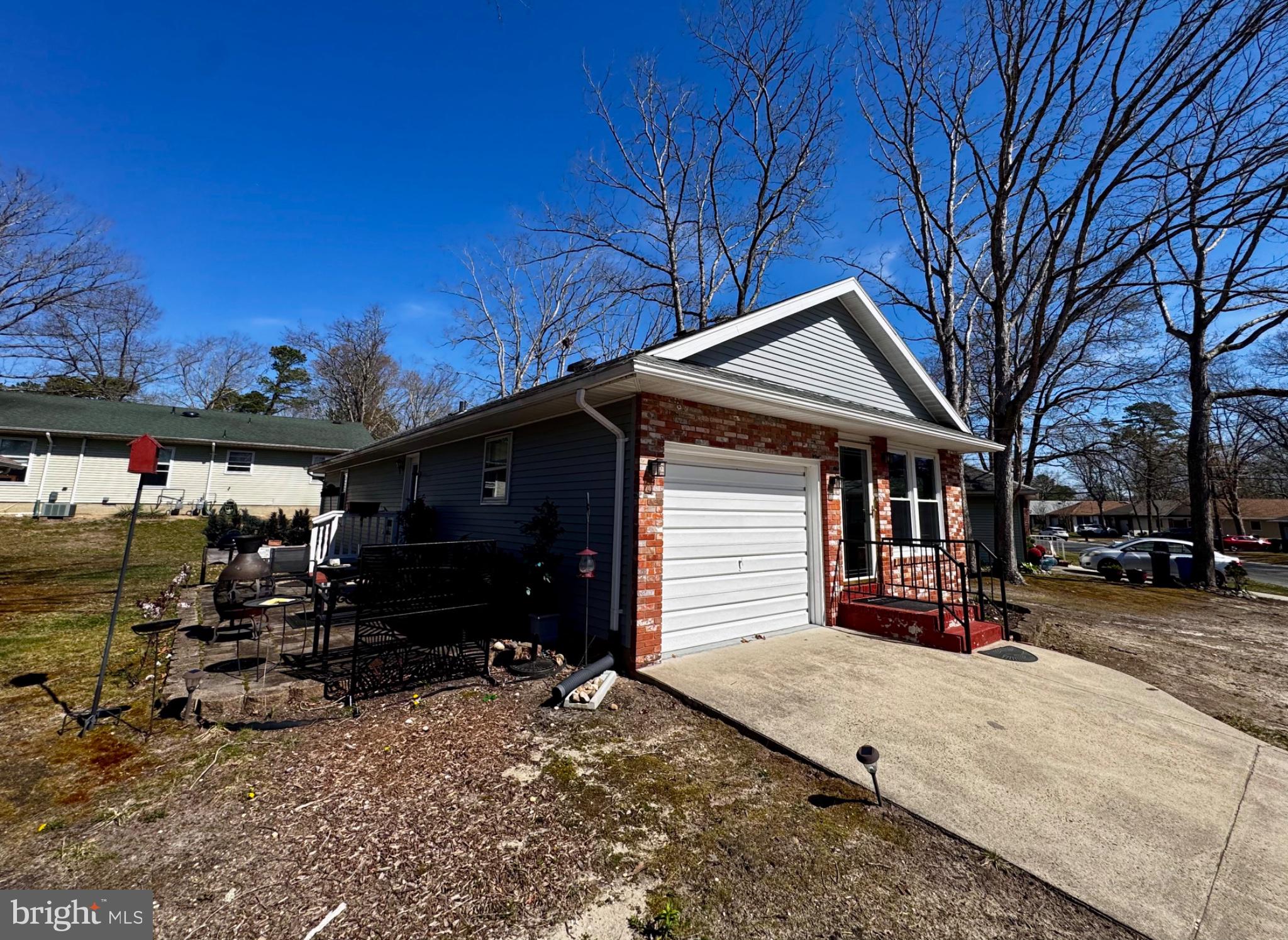 4 Dogwood Road, Unit 29 Manahawkin, NJ 08050 - Photo 4 of 31 Charming home with inviting curb appeal.
