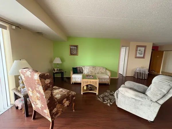 $116,900 | 1133 North 7th Street, Unit 506, Rochelle, IL 61068