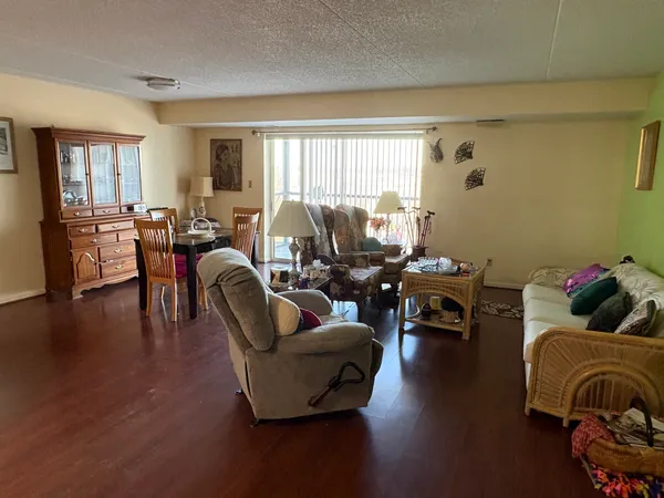 $126,000 | 1133 North 7th Street, Unit 506, Rochelle, IL 61068