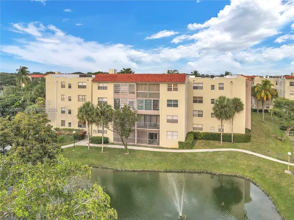$1,200 | 1810 Southwest 81st Avenue, Unit 2405, North Lauderdale, FL 33068