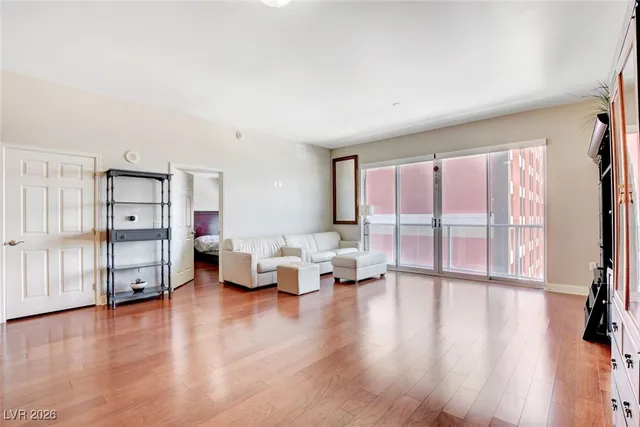 $2,744 | 150 South Las Vegas Boulevard, Unit 1016, Las Vegas, NV 89101