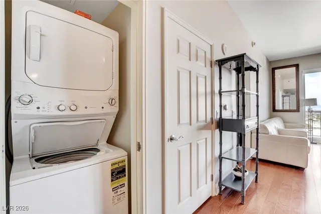 $2,744 | 150 South Las Vegas Boulevard, Unit 1016, Las Vegas, NV 89101
