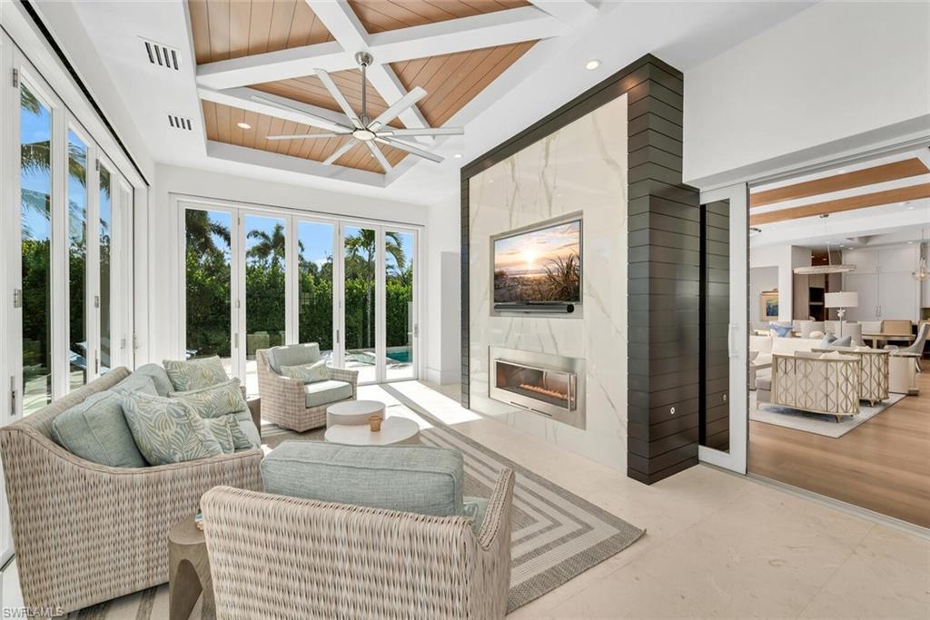 330 Broad Avenue North Naples, FL 34102 - Photo 21 of 49 Indoor / Outdoor air-conditioned Lanai.