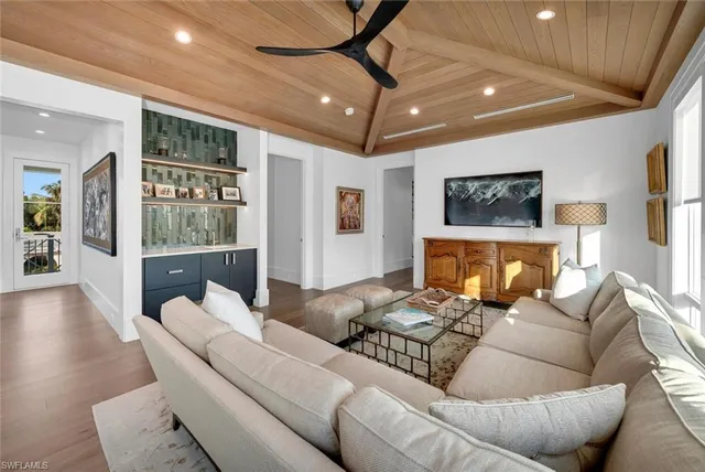 $13,200,000 | 330 Broad Avenue North, Naples, FL 34102