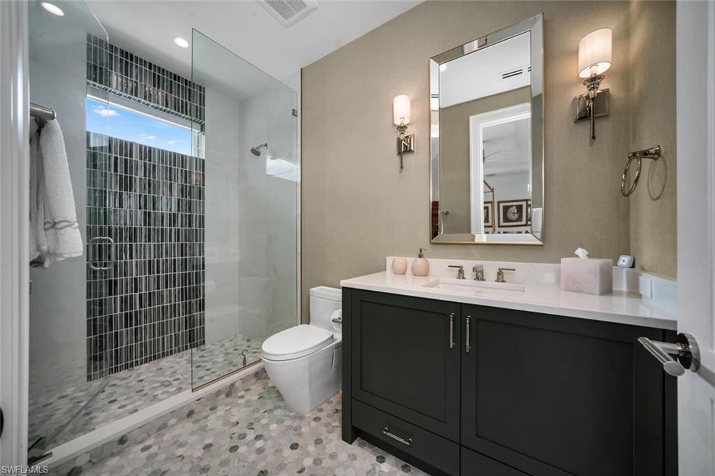 330 Broad Avenue North Naples, FL 34102 - Photo 35 of 49 Guest Bath 2