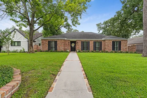 $814,000 | 10215 Green Tree Road, Houston, TX 77042