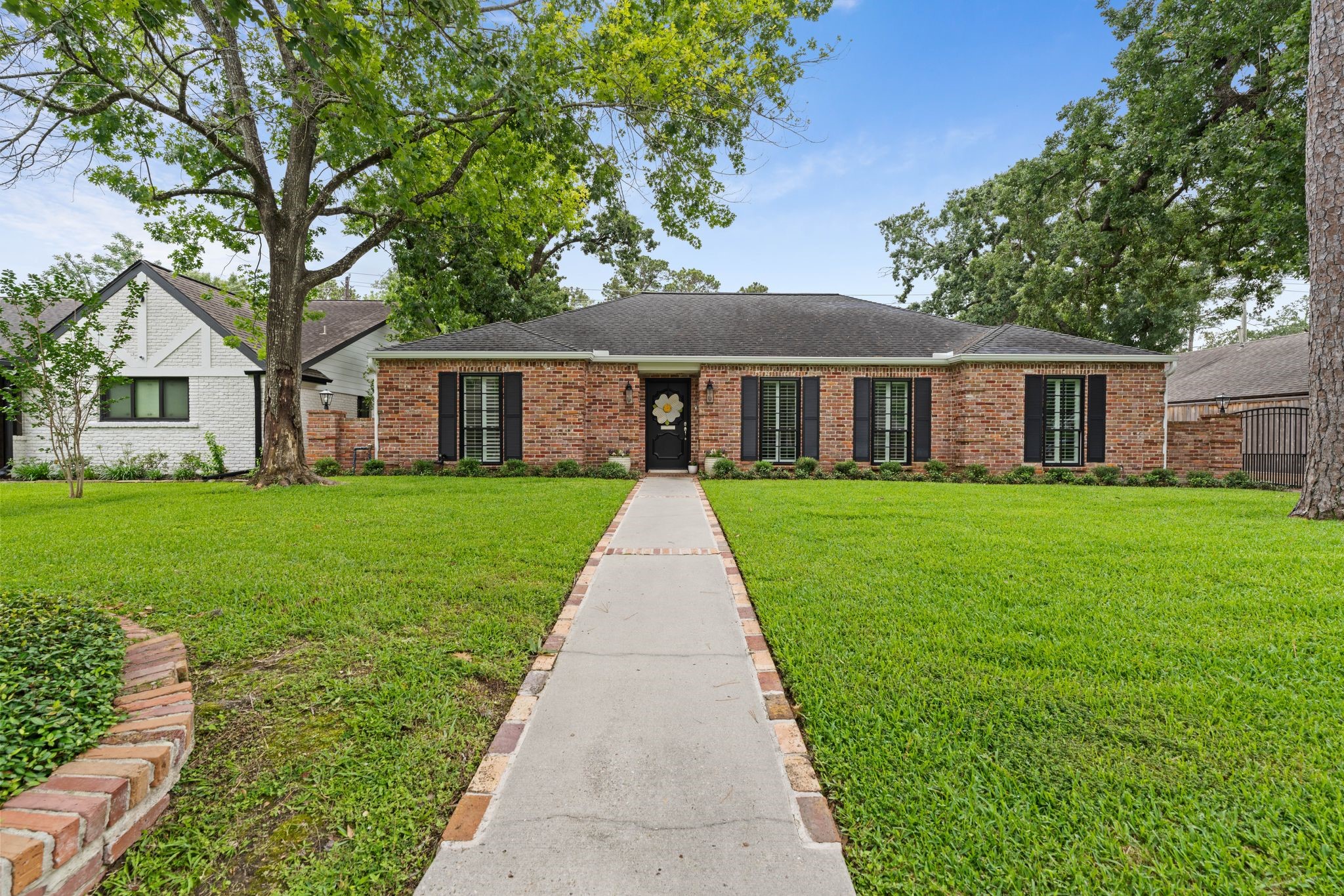 10215 Green Tree Road Houston, TX 77042 - Photo 1 of 27