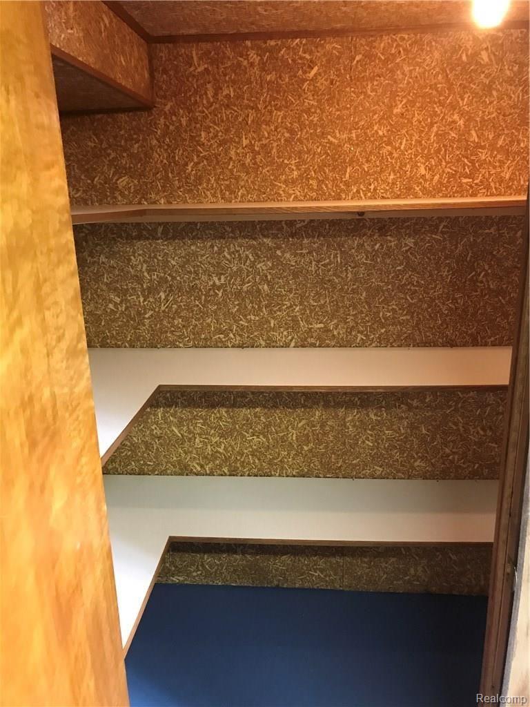 29298 Rambling Road Southfield, MI 48076 - Photo 23 of 34 20170725_144206266_iOS.jpg