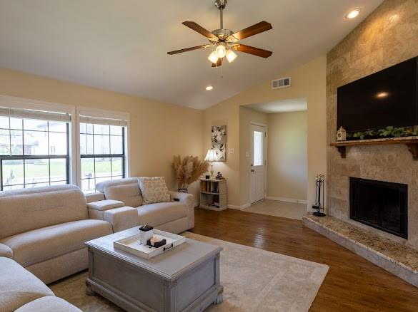 8209 Woodside Road Rowlett, TX 75088 - Photo 8 of 30 Living towards entry