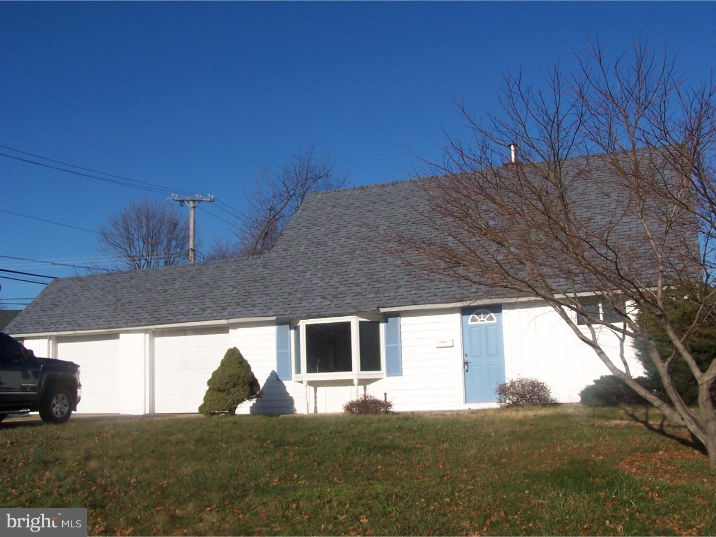 35 Circle Road Levittown, PA 19057 - Photo 1 of 4