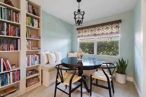 $1,200,000 | 10 Bentwood Road, Palm Beach Gardens, FL 33418