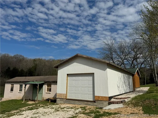 $240,000 | 33092 Lake Trail Road, Gravois Mills, MO 65037